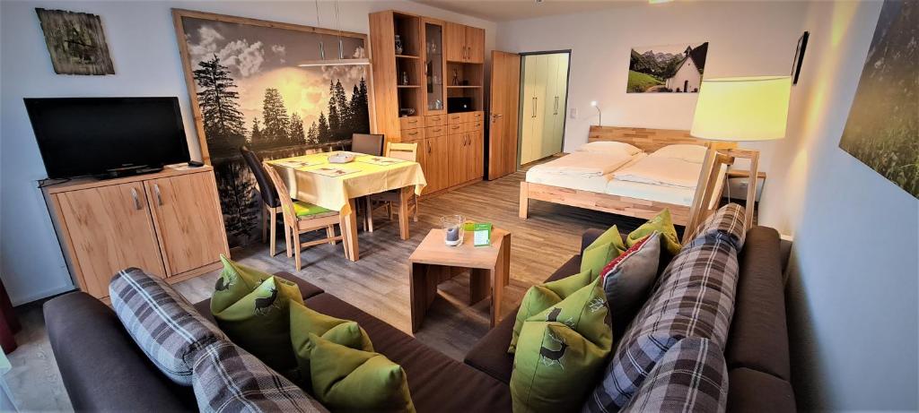 Postel nebo postele na pokoji v ubytování Montana Haus, Fewo A14, A17, B4 oder C8