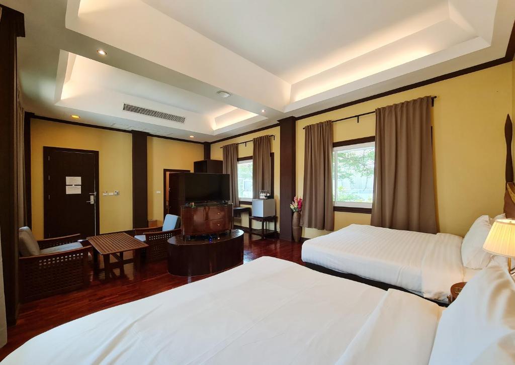 Phu Pha Phung Resort - Habitación Cuádruple Con Balcón