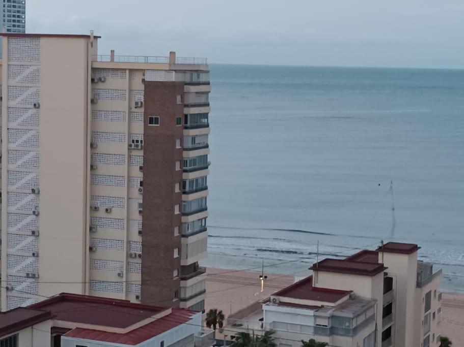 Kép Apto con piscina y vistas al mar szállásáról Benidormban a galériában