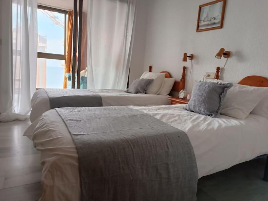 Kép Apto con piscina y vistas al mar szállásáról Benidormban a galériában