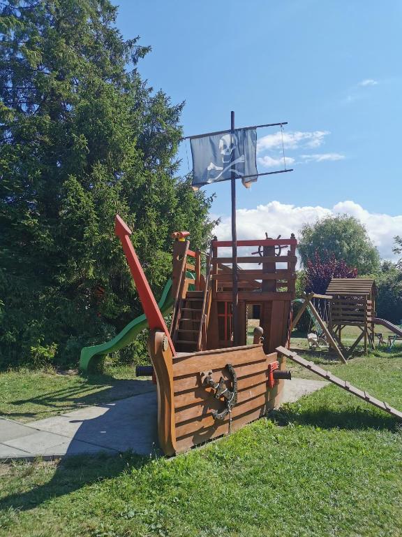 Herní místnost nebo prostor pro děti v ubytování O.W. Sęk