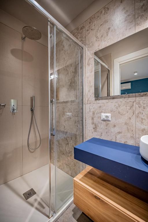 A bathroom at Hs4U Ricasoli Luxury apartment near Duomo N.2