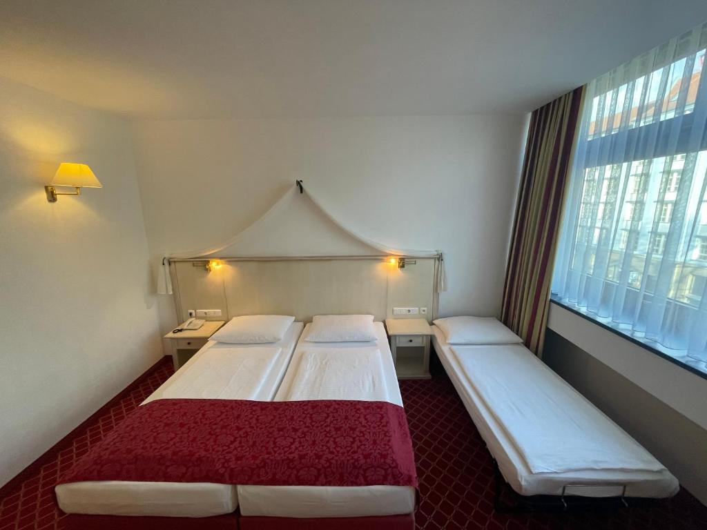 Hotel Chateau Kurfürstendamm - Resim 29