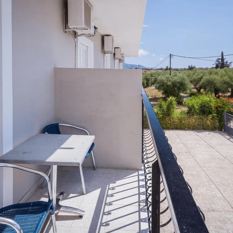 Balkón nebo terasa v ubytování Perkes Hotel Complex