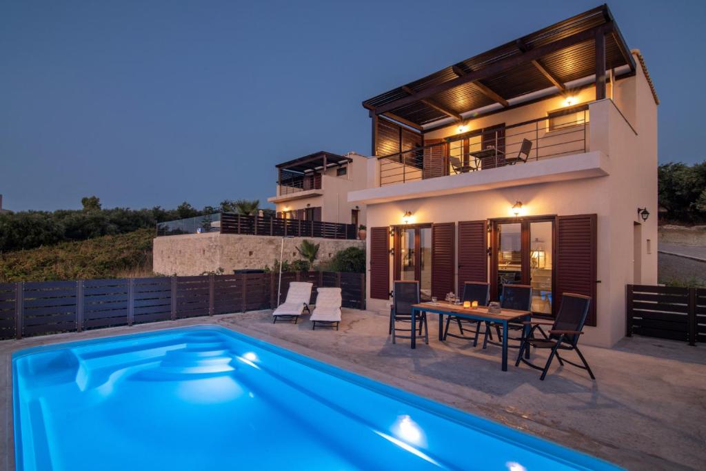 Brand new Villa Plyto - Amazing views - Heated pool（Epáno Váthia）：（最新料金 ...