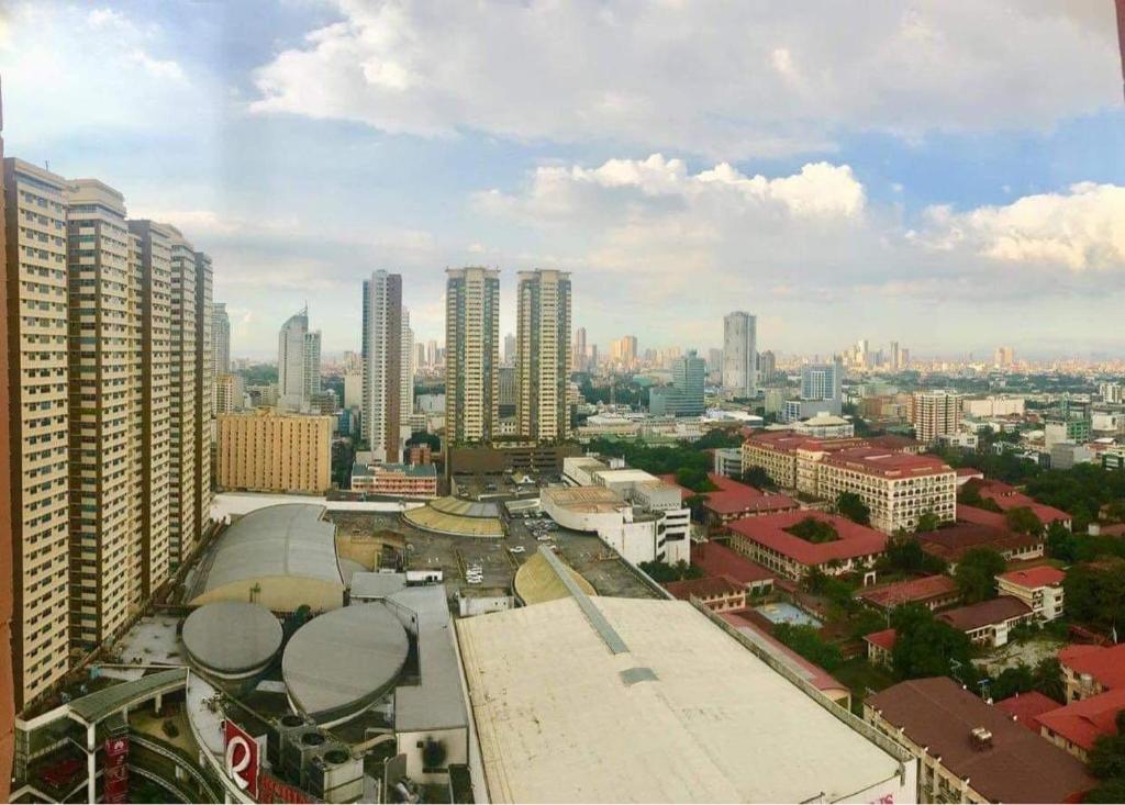 Birch Tower Private Studio with Manila City Metro View