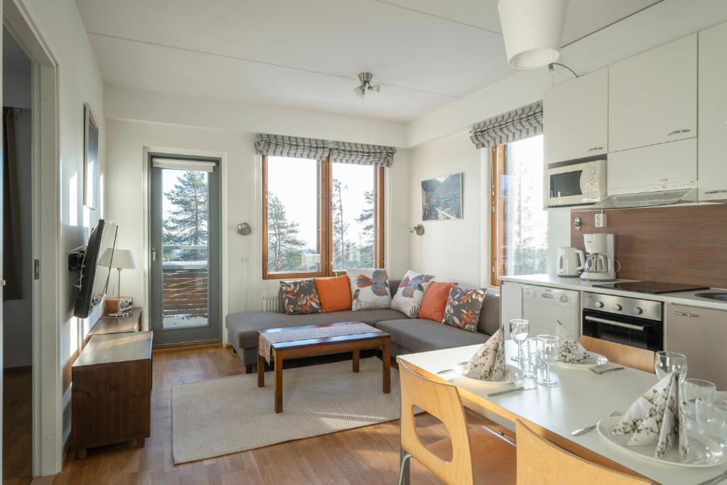 Kuchyň nebo kuchyňský kout v ubytování Ski-Inn PyhäSuites