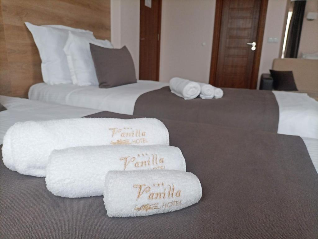 Hotel Vanilla, Varna - Free parking - Deluxe Triple Room With Pool And Garden View