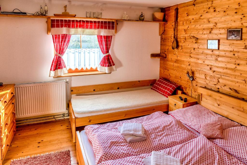 Postel nebo postele na pokoji v ubytování Chalupa u Žofky