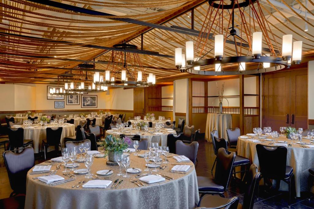Restaurace v ubytování Loews Chicago Hotel
