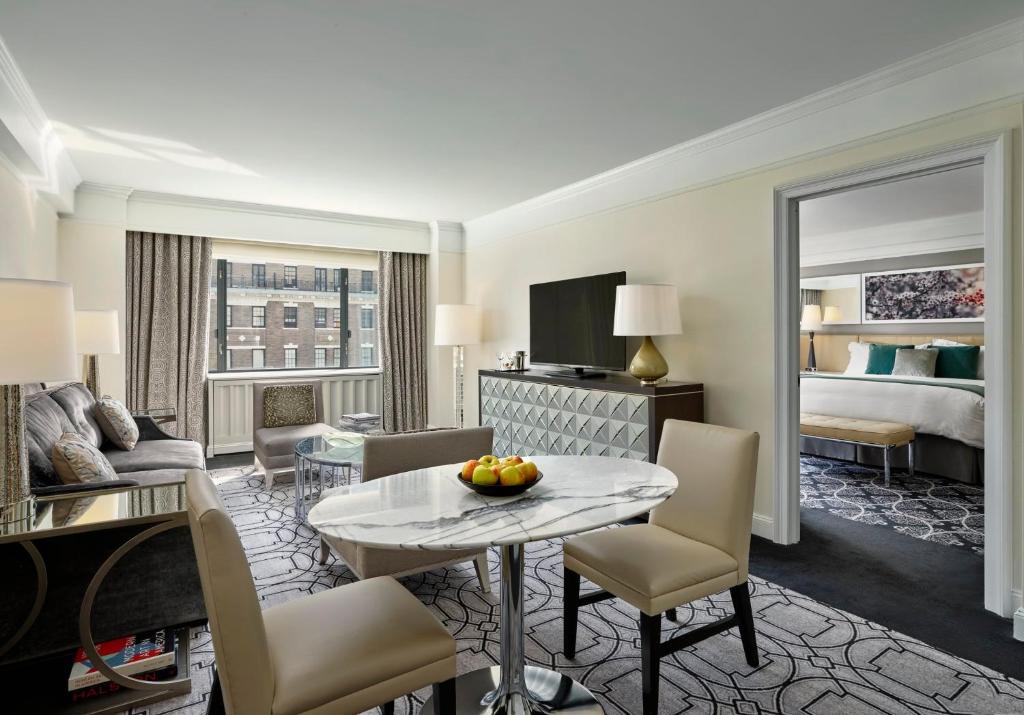 Loews Regency New York Hotel - Park Avenue Terrace Suite