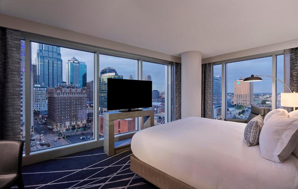 Loews Kansas City - Eck-Suite