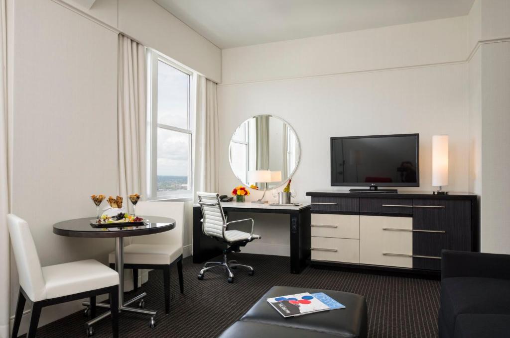 Loews Philadelphia Hotel - Suite