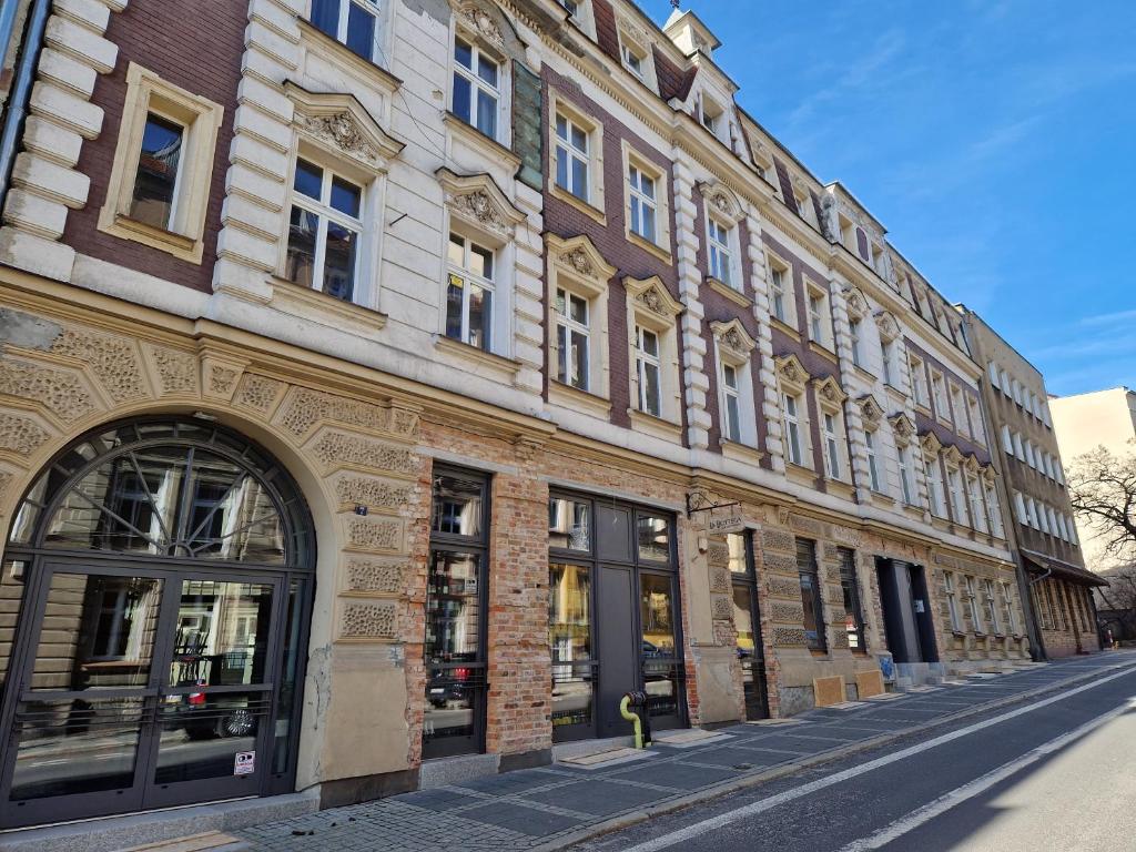 Budova, v ktorej sa apartmán nachádza