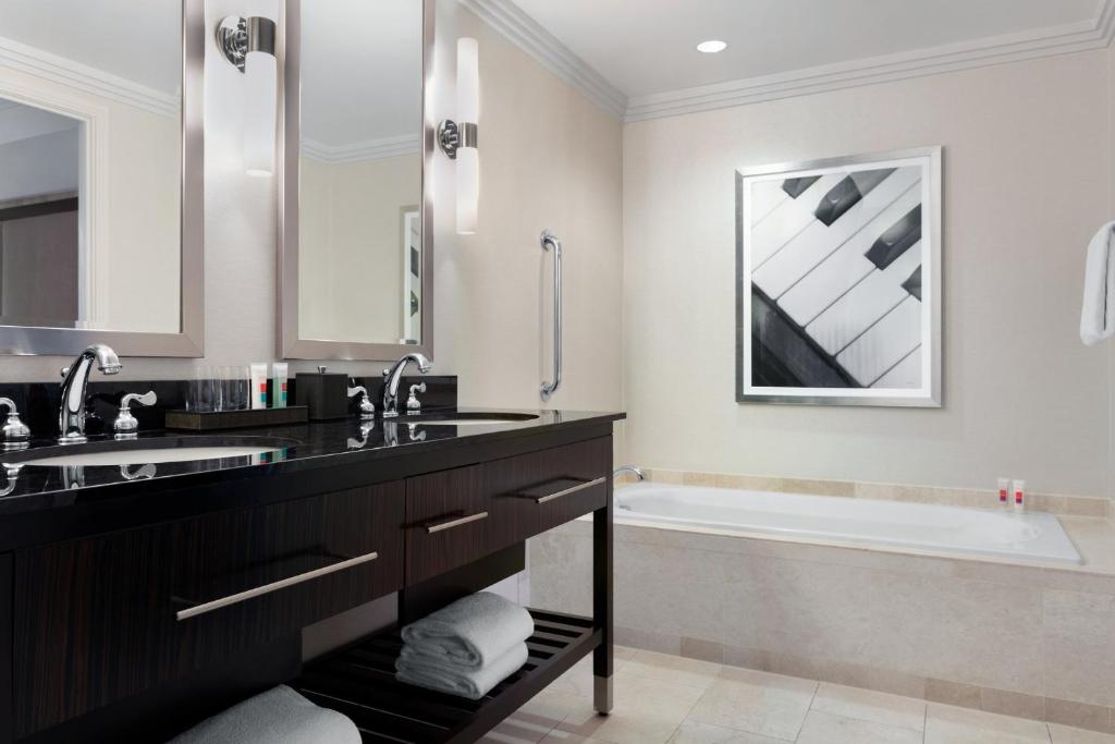 Loews Atlanta Hotel - Suite