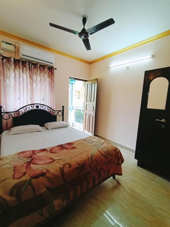 Postel nebo postele na pokoji v ubytování Beach Shalom Luxury Apartment and Villa Colva