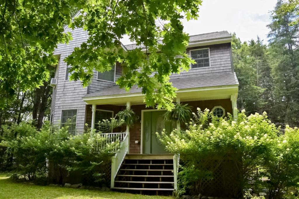 Oak Point Cottage, Trenton, ME