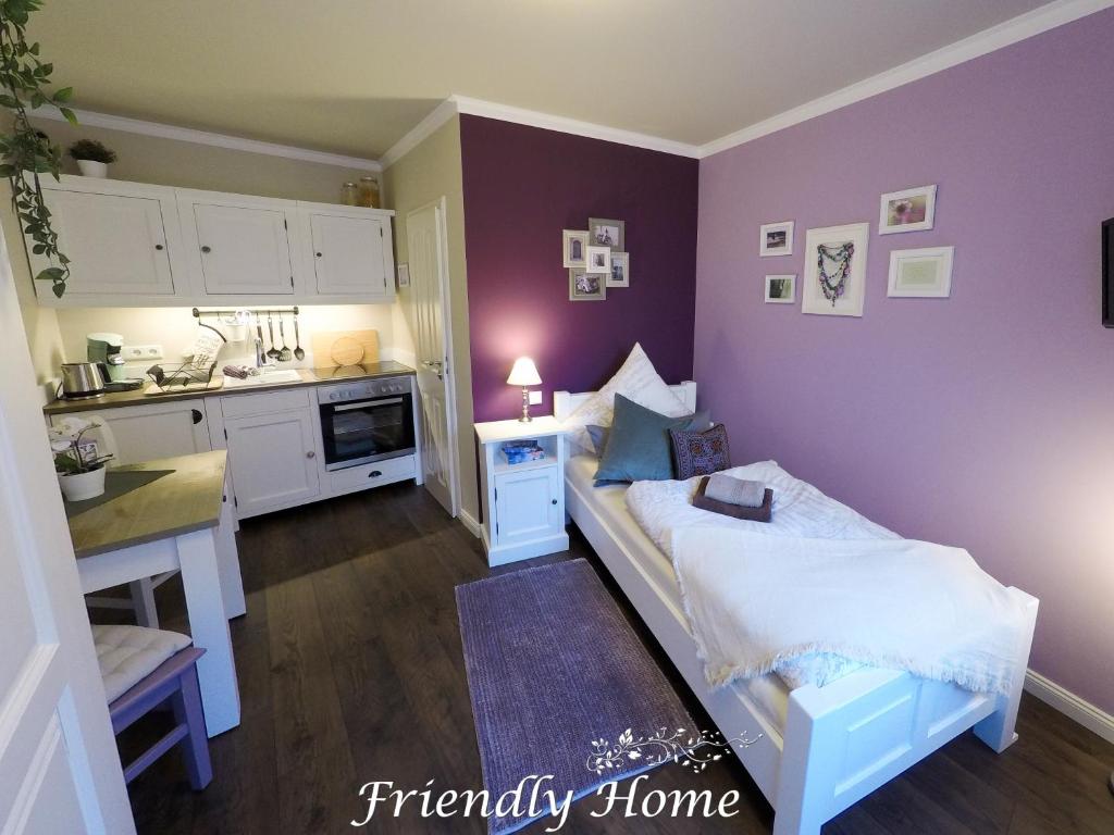 Kuchyň nebo kuchyňský kout v ubytování Friendly Home - Einzelappartement "Calm" Köln Bonn Phantasialand