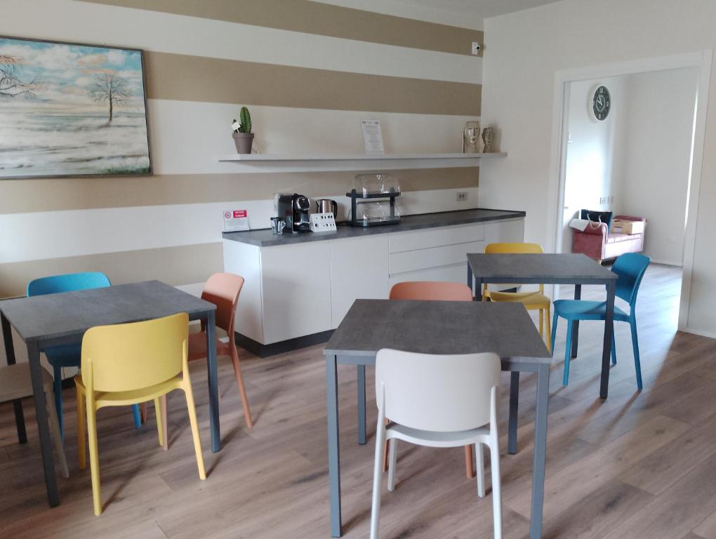 Kuchyň nebo kuchyňský kout v ubytování B&B LA VALLUNA