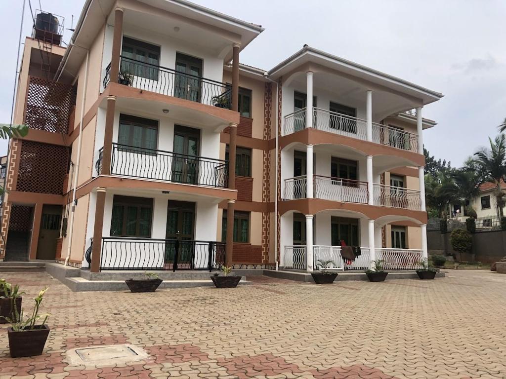 Kiwatule Family sized condo with a balcony, Kampala, Uganda