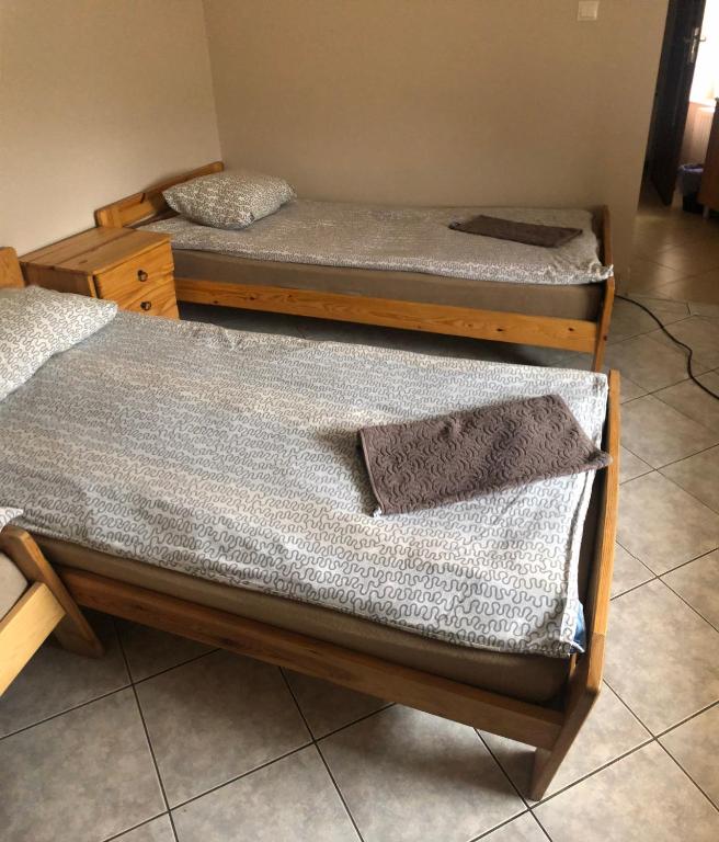 Piątka noclegi- Łódź - Habitación Cuádruple Con Baño