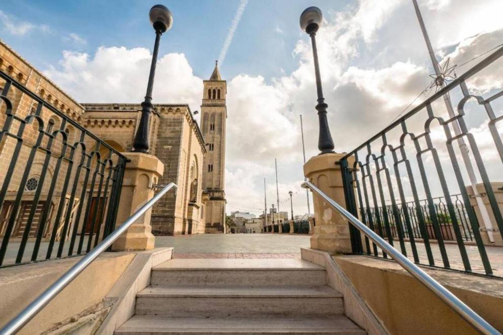Fotografie z fotogalerie ubytování Sea View 2 bedroom apartment v destinaci Marsaskala