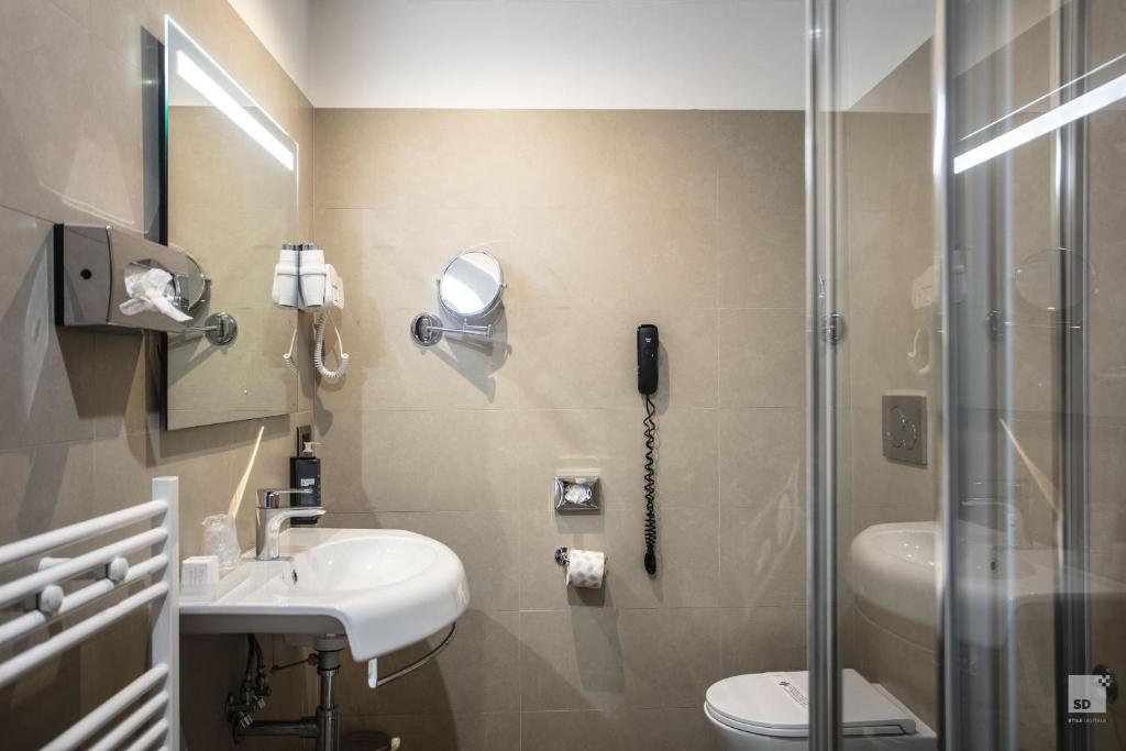 Un baño de Hotel Diplomatic