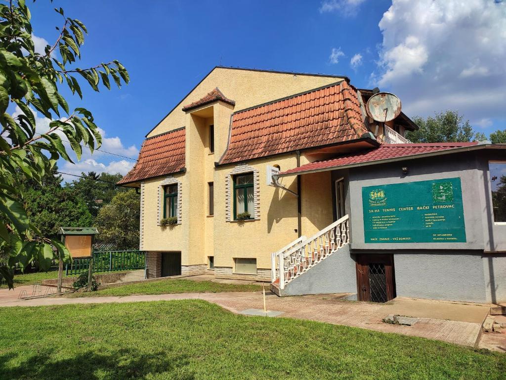 Budova, kde se the country house nachází