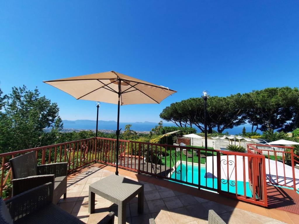 Bazén v ubytování B&B Iolì Vesuvio nebo v jeho okolí