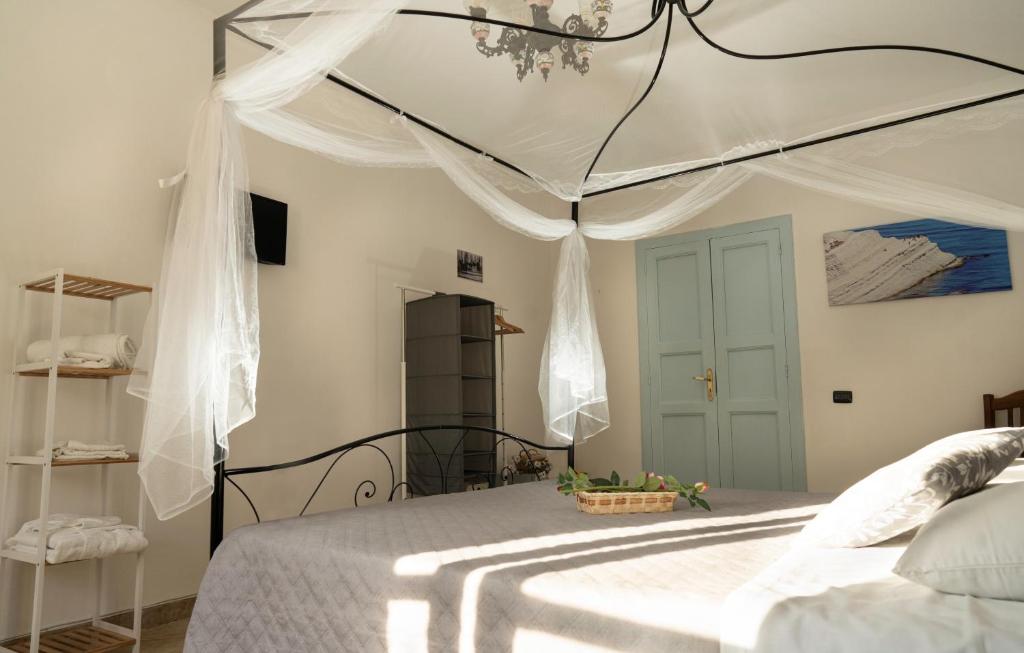 Postel nebo postele na pokoji v ubytování B & B Agrigento antica