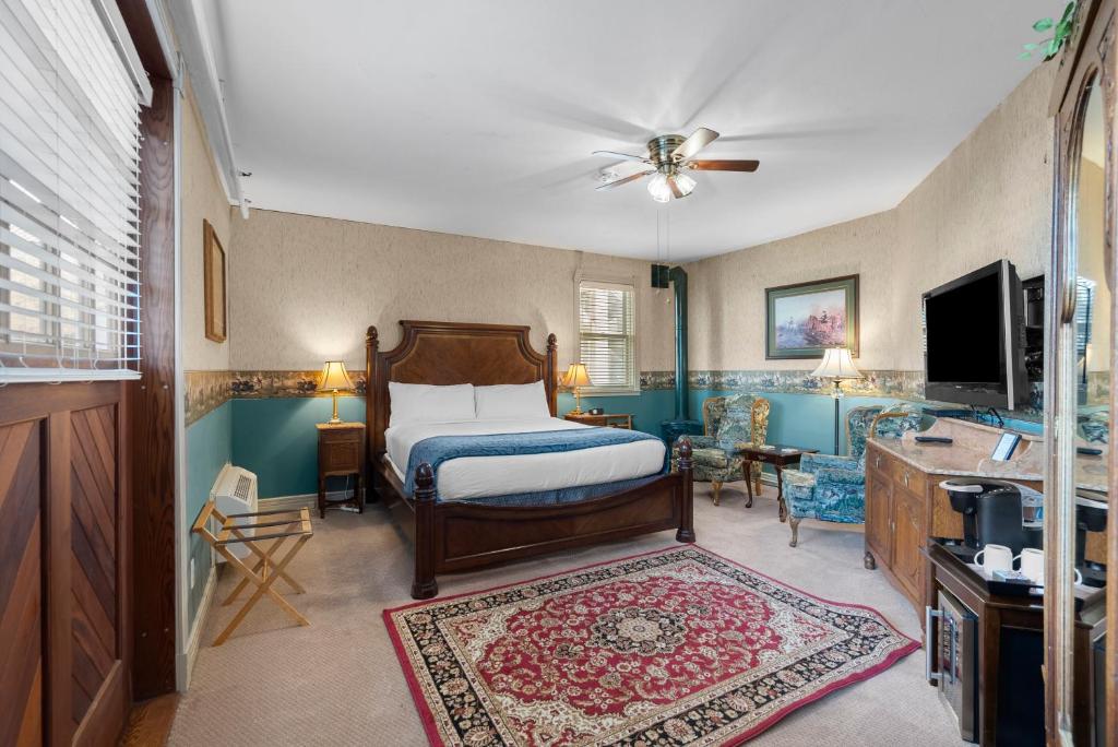 Hennessey House Bed and Breakfast - Room De Deluxe King