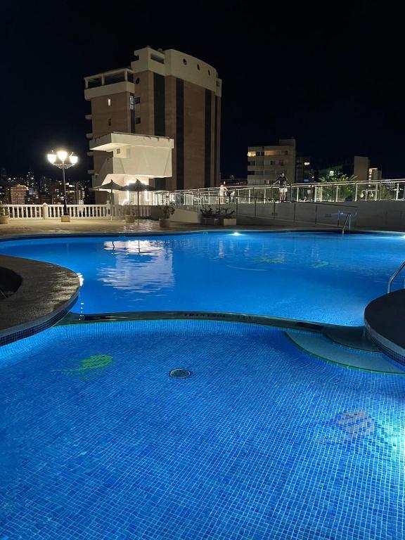 Bazén v ubytovaní BLUE MARIN BENIDORM alebo v jeho blízkosti