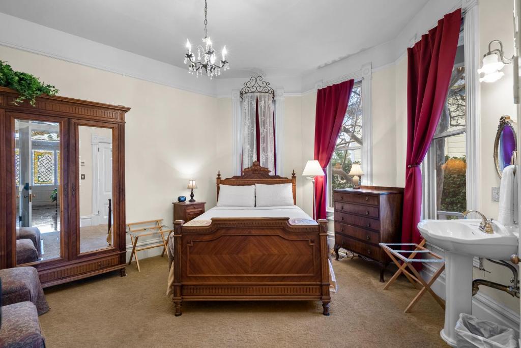 Hennessey House Bed and Breakfast - Chambre Reine