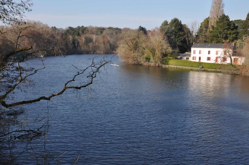 Fotografia z galérie ubytovania Grand et lumineux T2 à 2 pas de la rivière Erdre et proche du centre v destinácii Nantes