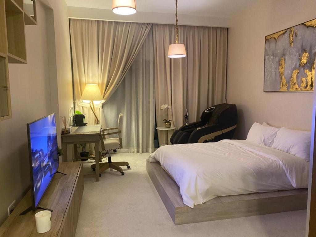 Comfy Studio near the Airport, Masdar City, Al Qurayyah (updated prices