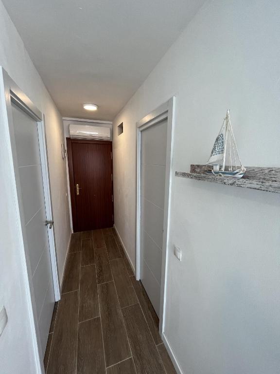 Zdjęcie z galerii obiektu TAR11D - Estudio con Vistas al mar, Wifi, Smart TV, Fire Stick Amazon, en el Centro, a 600 metros Playa w mieście Torremolinos