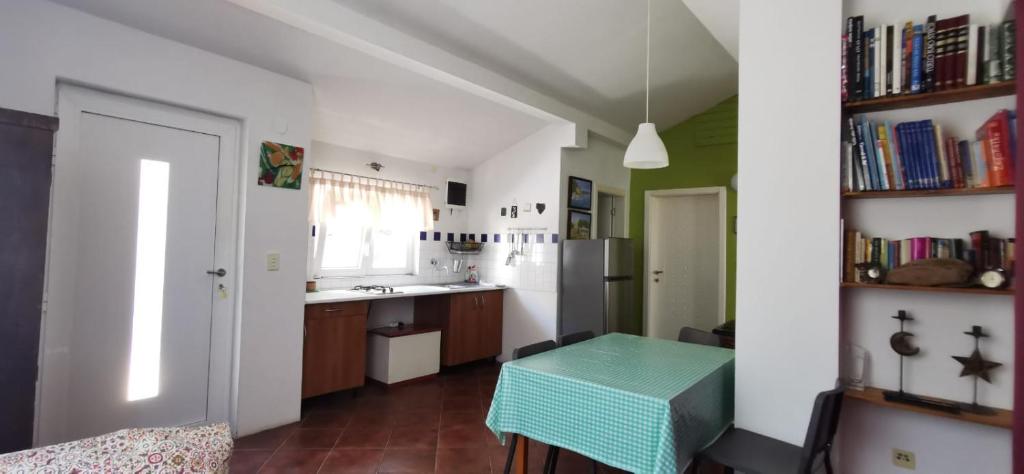 Kuchyňa alebo kuchynka v ubytovaní Apartments Larisa