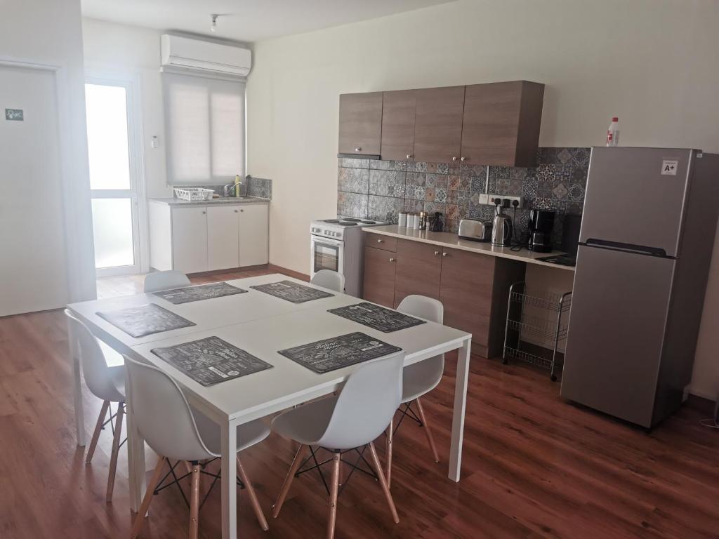 LIMASSOL DREAM LUX apartments-Enjoy Cyprus Vacation - Apartamento De Tres Habitaciones