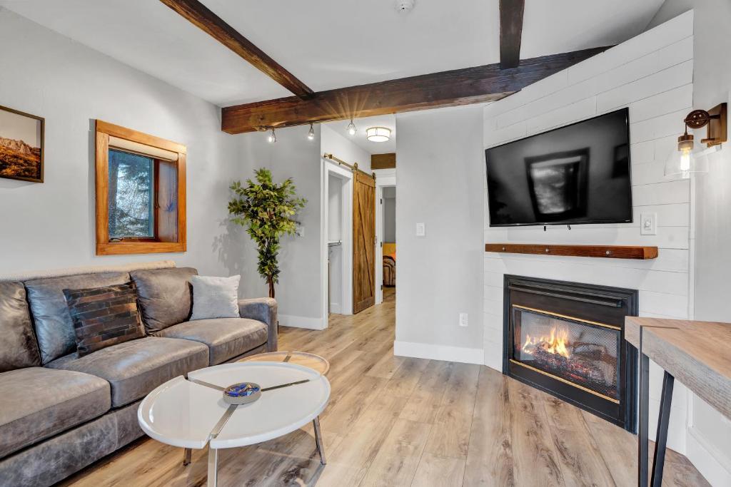 Chimney Hill Estate Inn - Double Room With Terrace