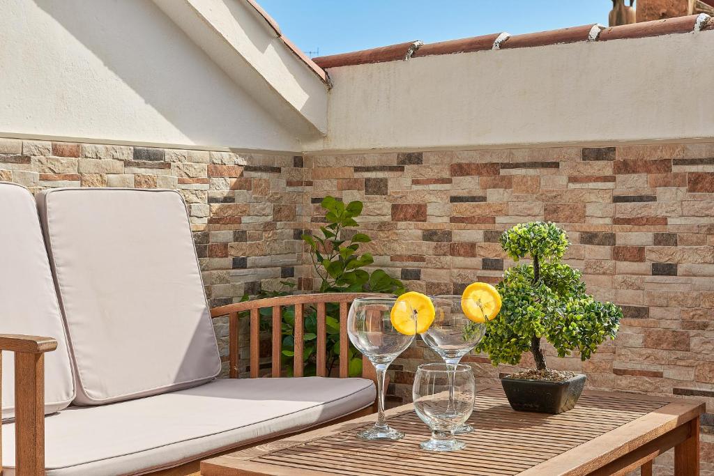 A balcony or terrace at Capitán - Apartamento en el autentico centro de Málaga