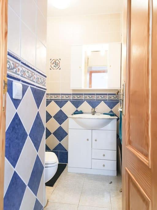 Fotografia z galérie ubytovania Lovely 1 Bed Apartment With Pool Near Amenities. v destinácii Torrevieja