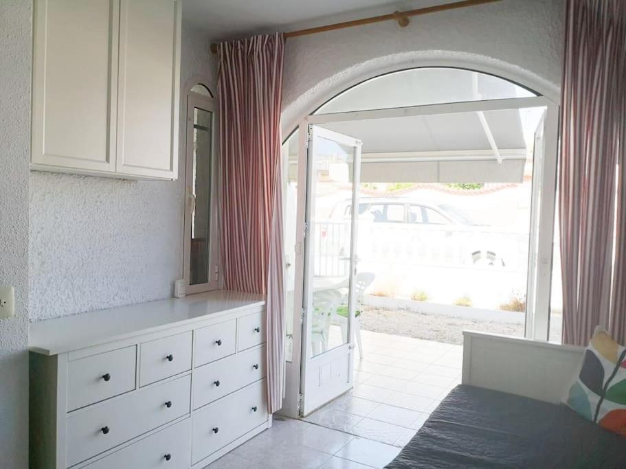 Fotografia z galérie ubytovania Lovely 1 Bed Apartment With Pool Near Amenities. v destinácii Torrevieja