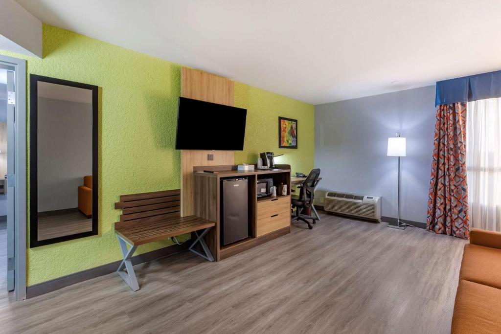 Best Western Plus St. Louis West-Westport photo
