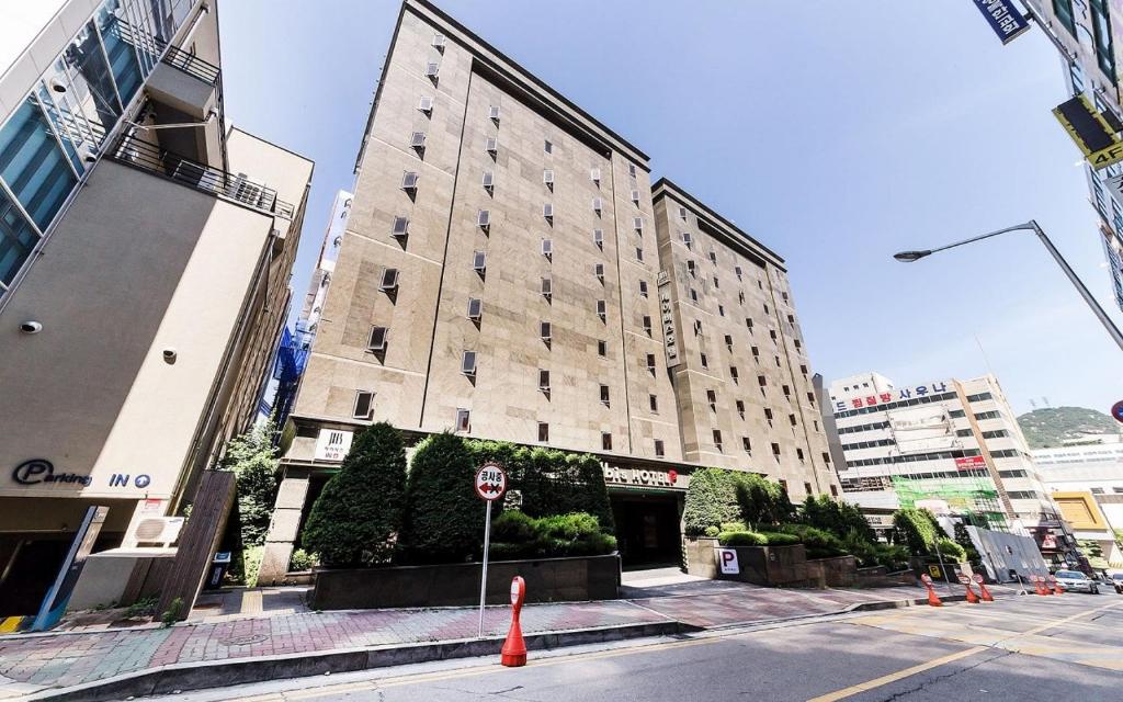 Budova, kde se hotel nachází