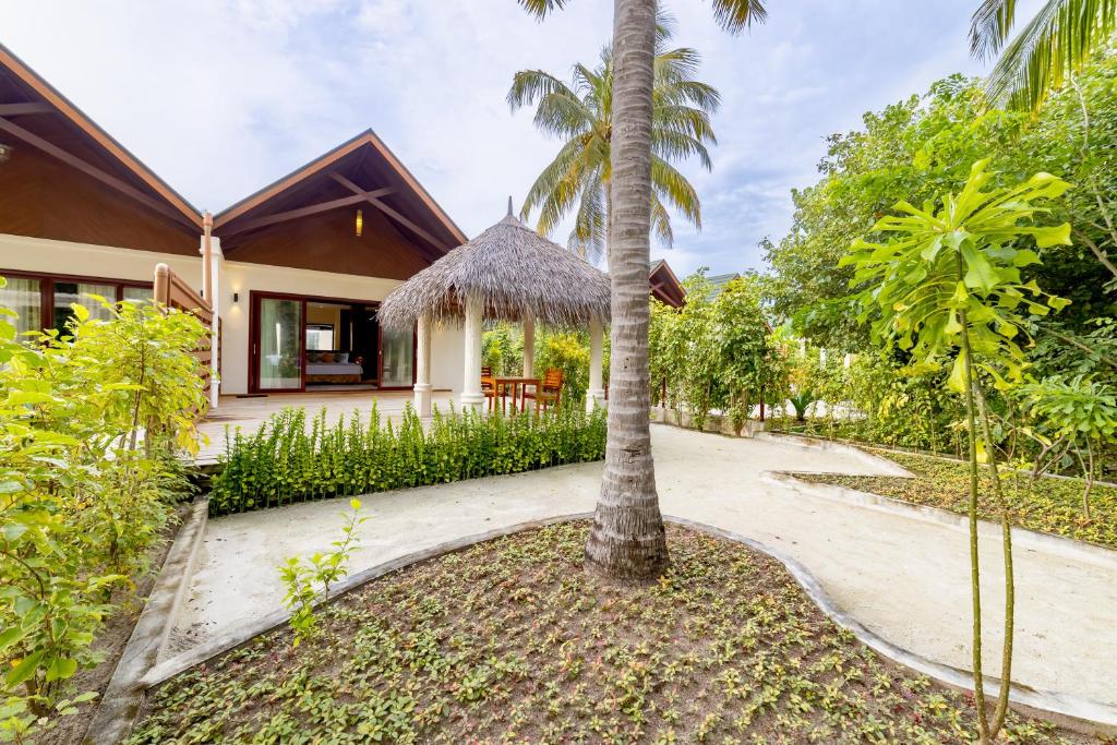 Furaveri Maldives - COMPLIMENTARY ROUND-TRIP SEAPLANE TRANSFER for two for a minimum of 5 nights or more from May 1st to October 31st, 2025 - Villa De Jardín
