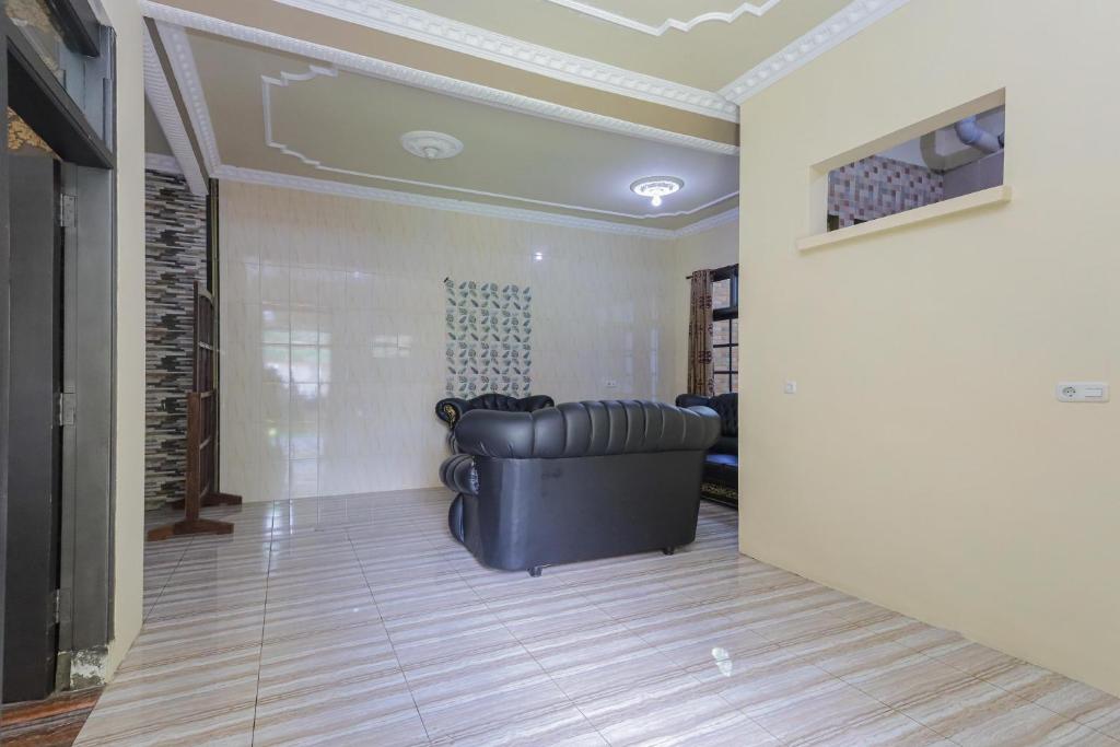 RedDoorz Plus @ Villa Bontes Batu - 三个房间