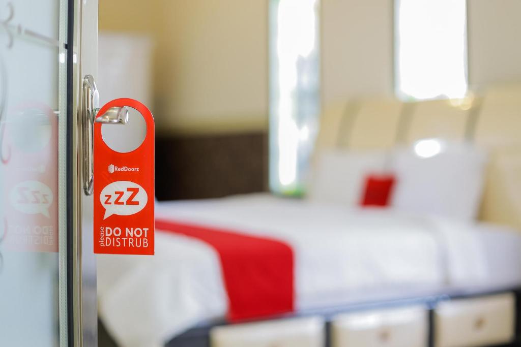 RedDoorz Plus @ Villa Bontes Batu - 豪华室