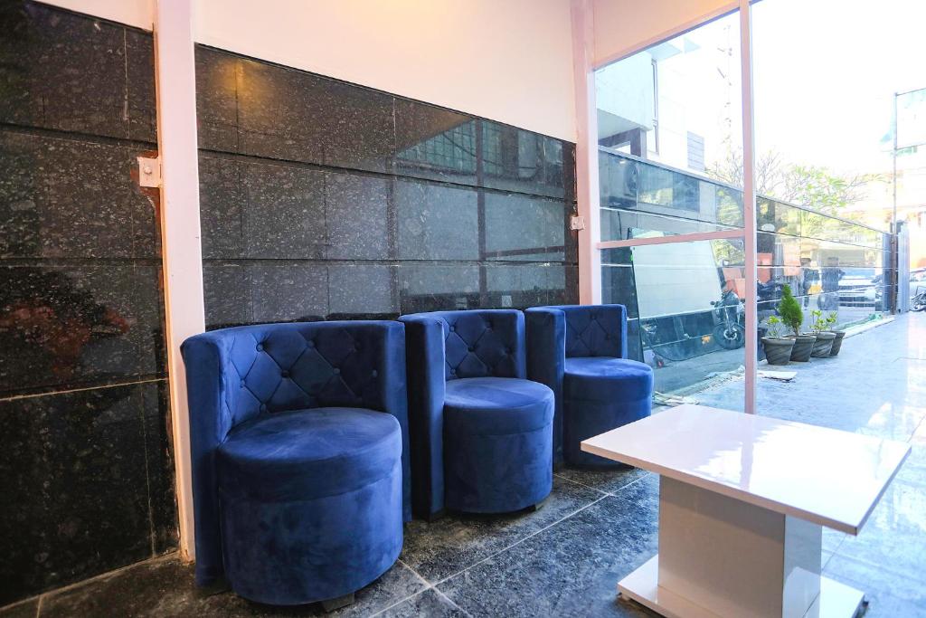 Posezení v ubytování FabExpress F9 Noida Sector 27