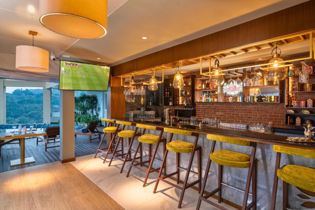 Lounge nebo bar v ubytování Grand Serendib Hotel