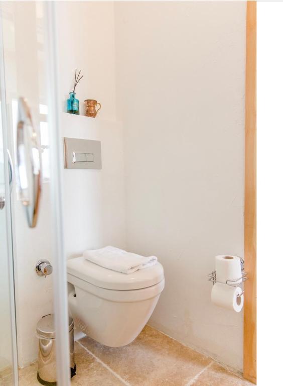 A bathroom at Feraye Villas
